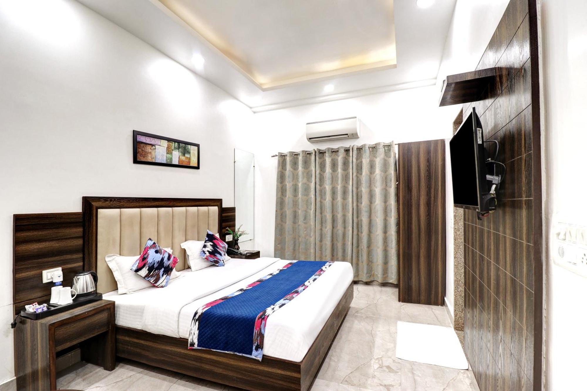 Hotel Emporio Dx - New Delhi Railway Station - Paharganj Extérieur photo