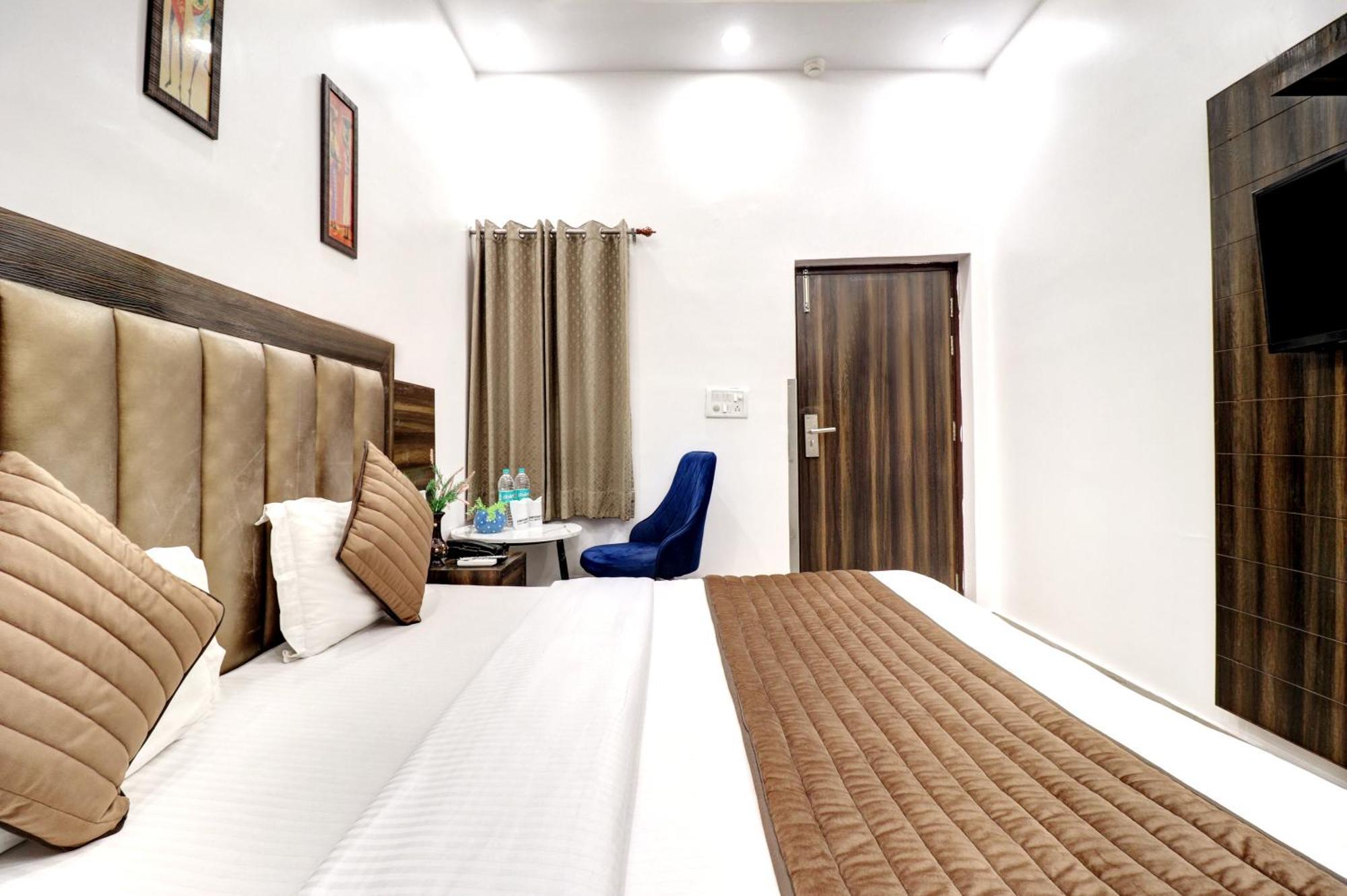 Hotel Emporio Dx - New Delhi Railway Station - Paharganj Extérieur photo