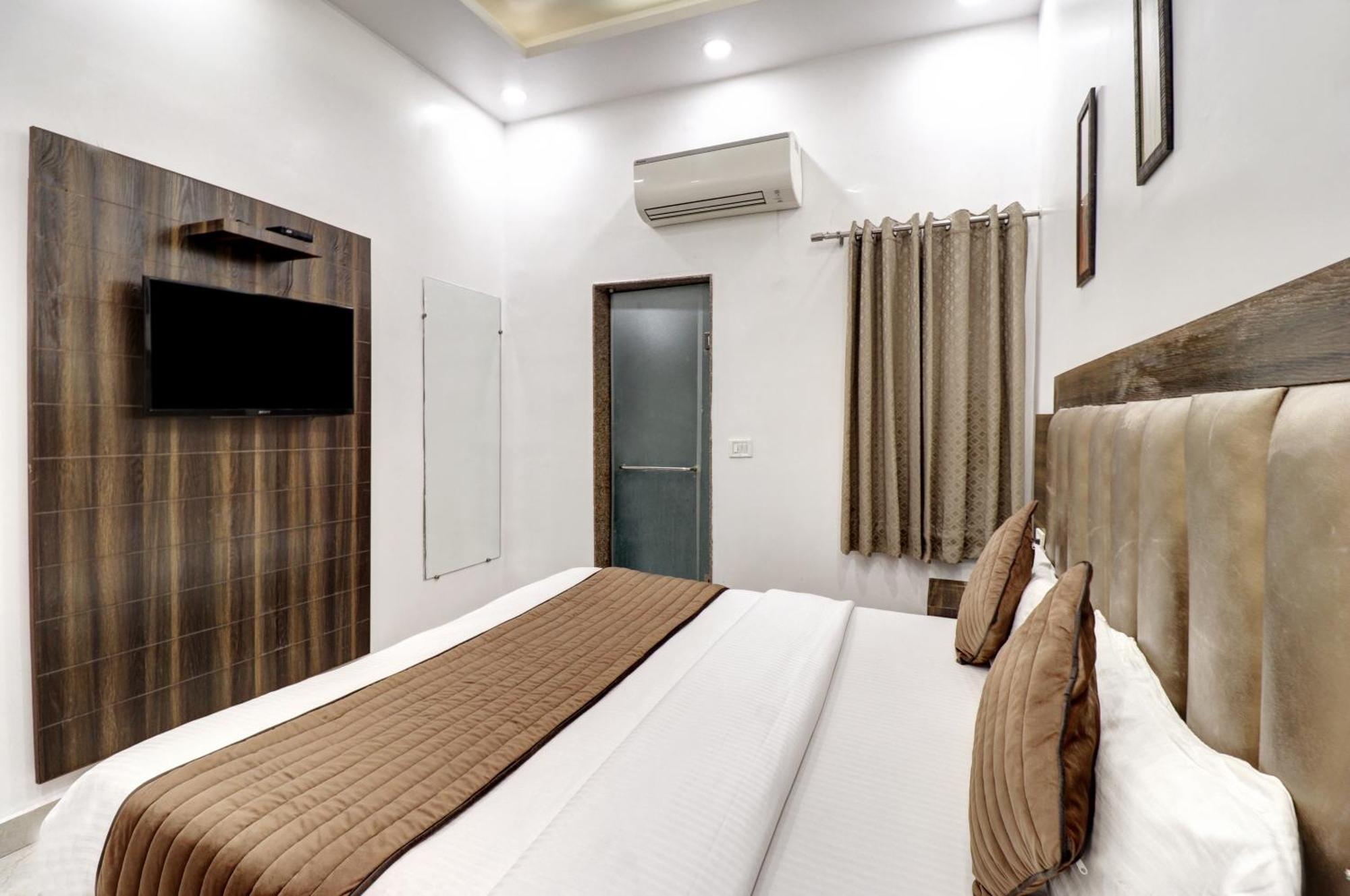 Hotel Emporio Dx - New Delhi Railway Station - Paharganj Extérieur photo